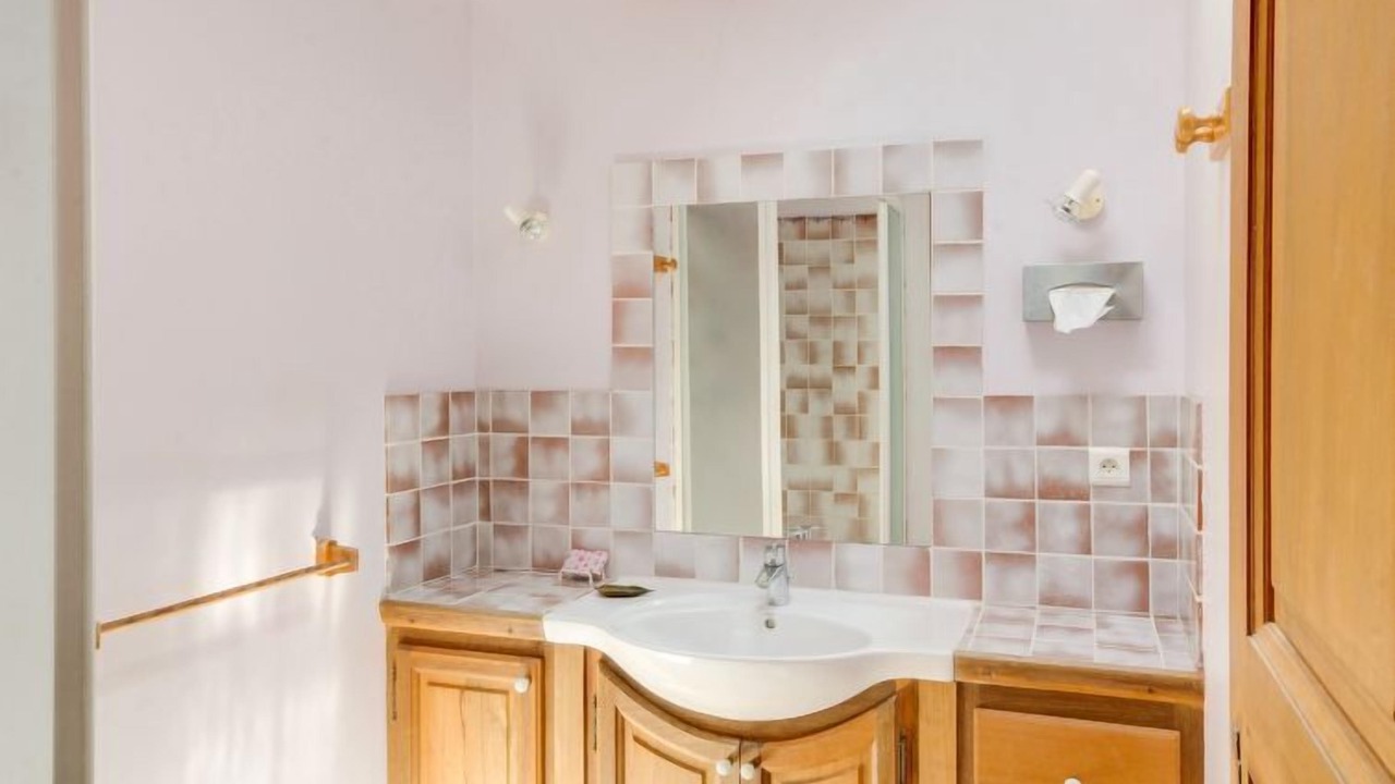 Photo of Bathroom in Saint-Martin-de-Castillon