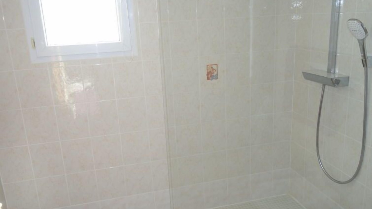 Photo of Bathroom in Velleron