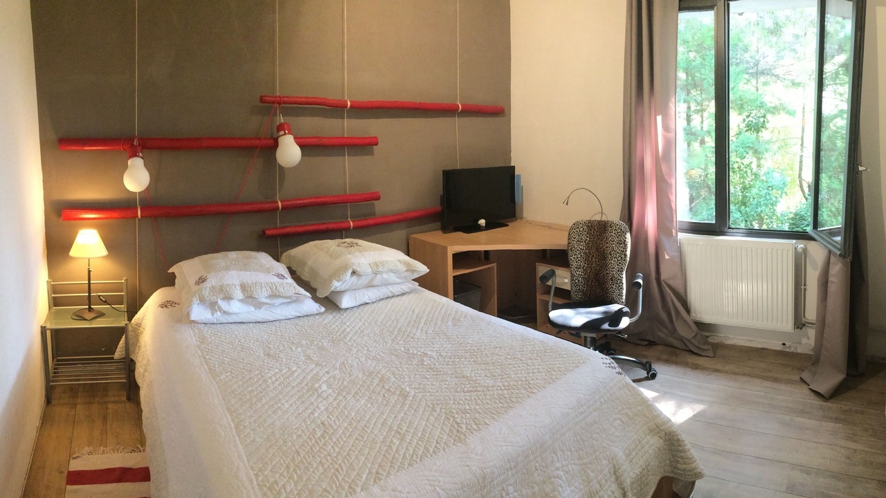 Photo of Bedroom in Pernes-les-Fontaines