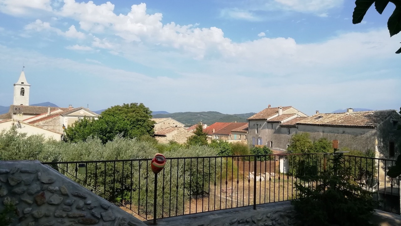 Photo of Patio Balcony in Saint-Maurice-sur-Eygues