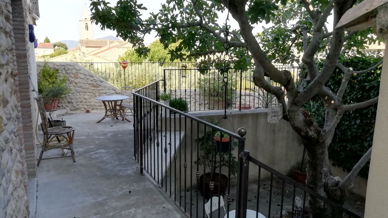 Photo of Patio Balcony in Saint-Maurice-sur-Eygues