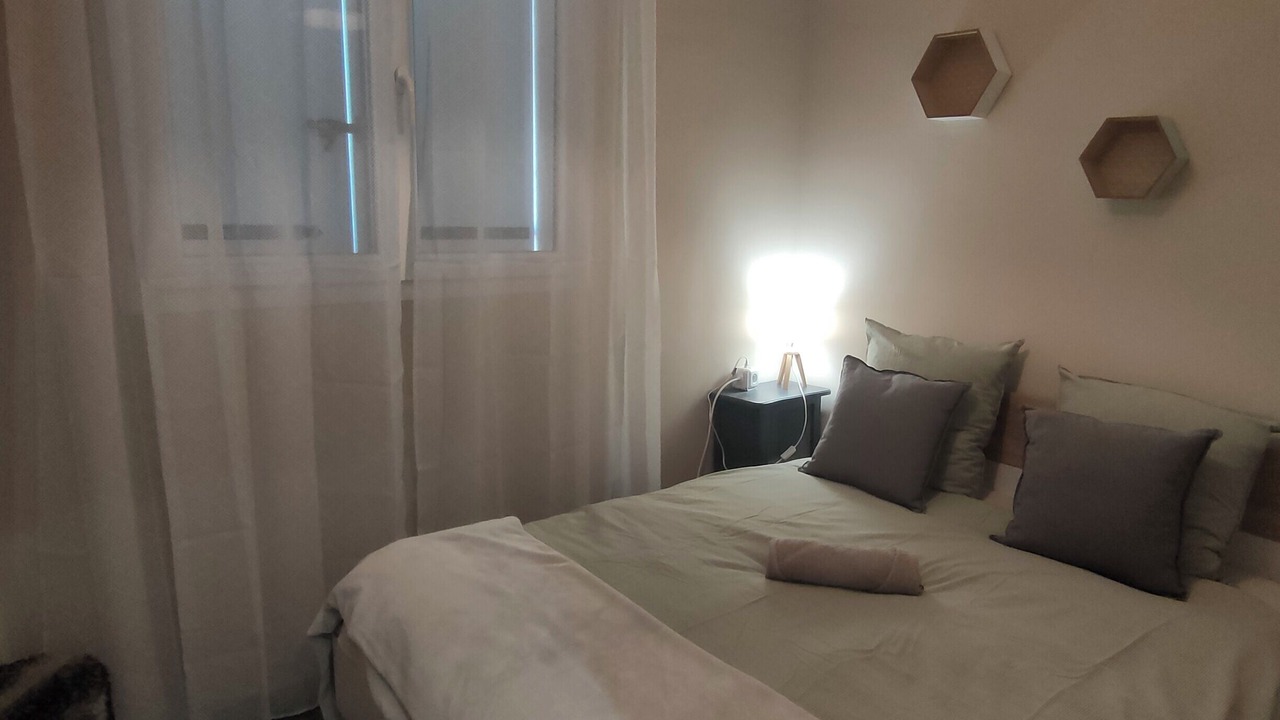 Photo of Bedroom in Rochefort-du-Gard