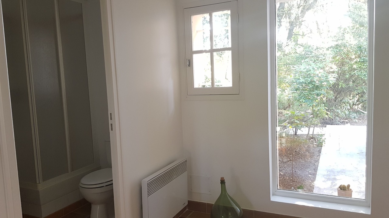 Photo of Bathroom in La Bastide-des-Jourdans