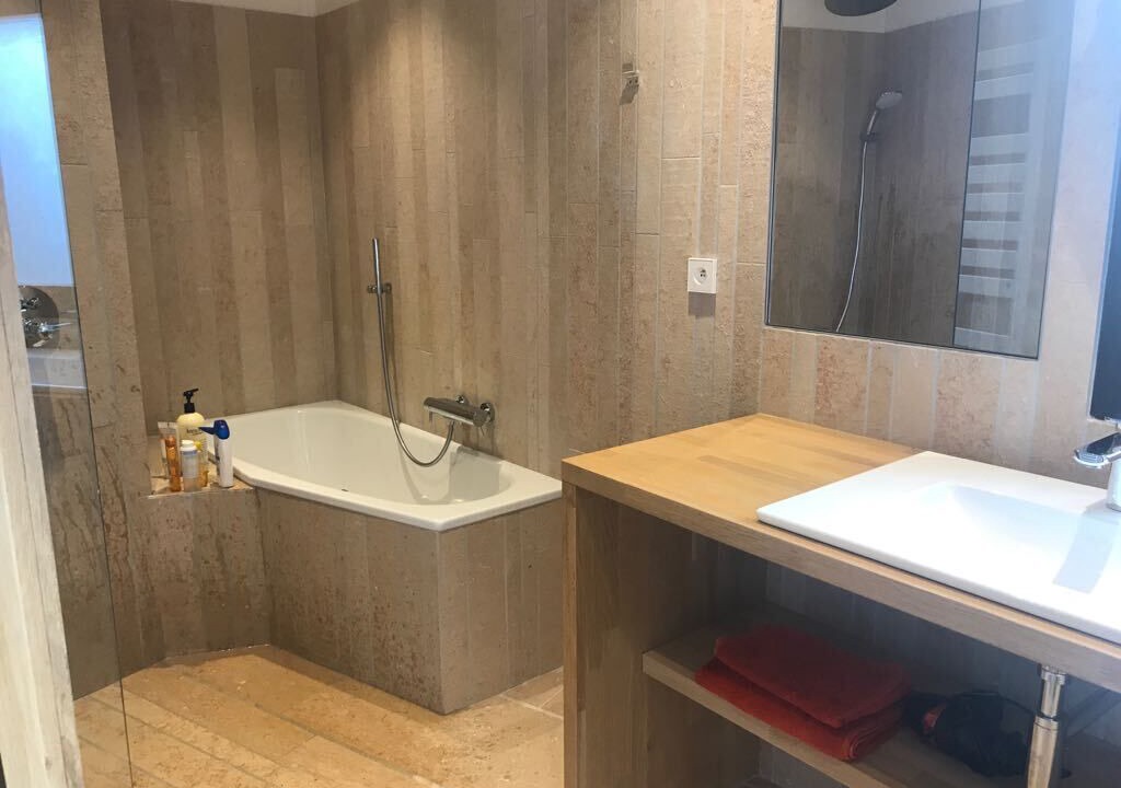 Photo of Bathroom in Ollioules
