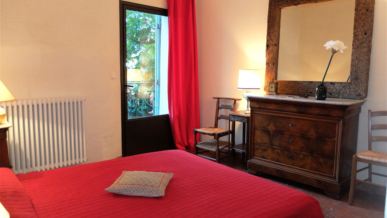 Photo of Bedroom in L'Isle-sur-la-Sorgue