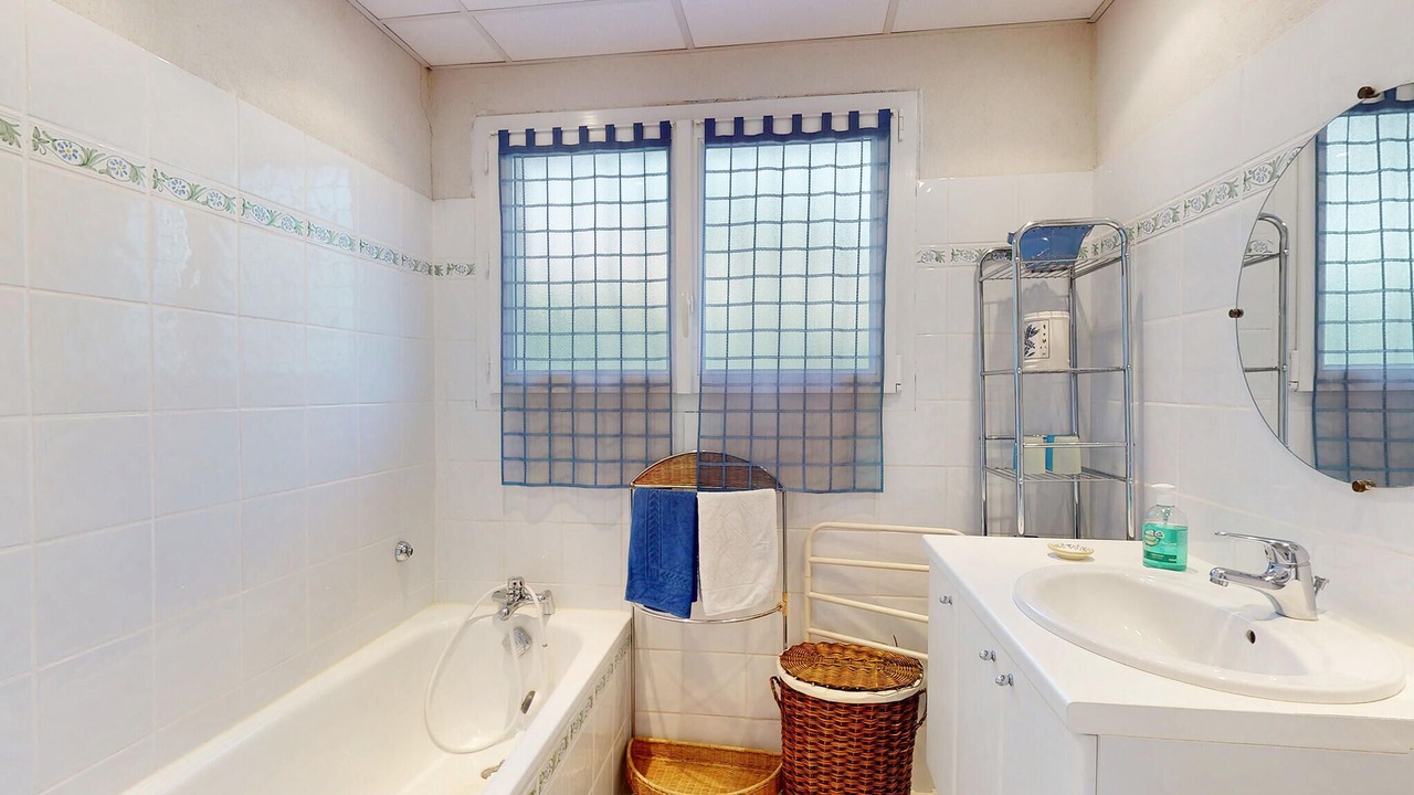 Photo of Bathroom in Caromb