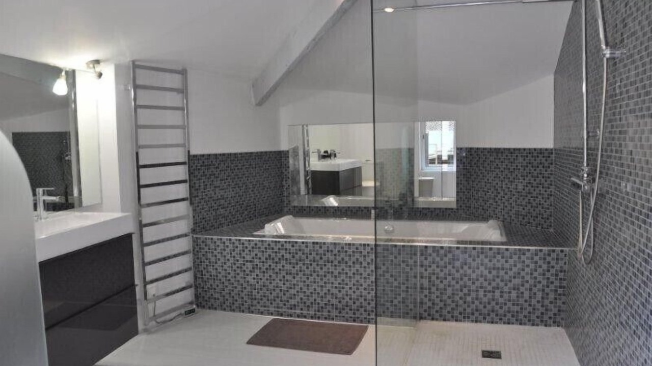 Photo of Bathroom in Avignon City Centre