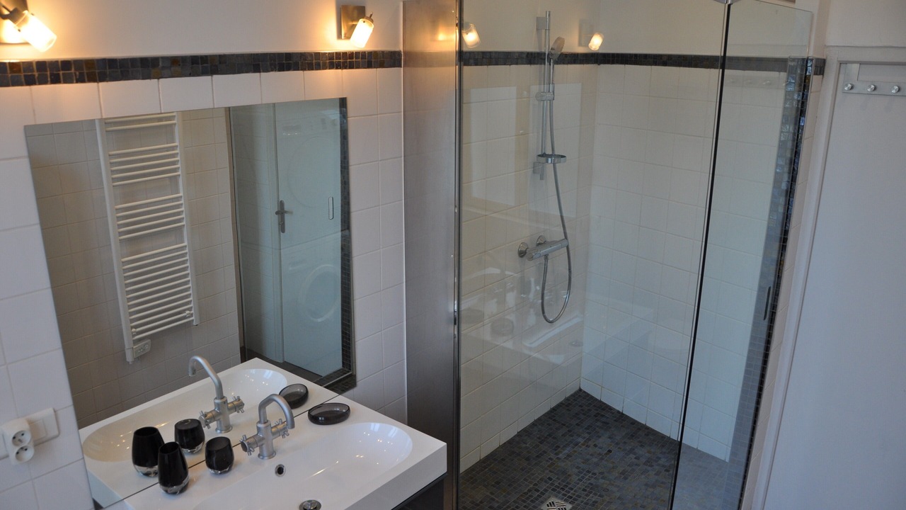 Photo of Bathroom in Avignon City Centre