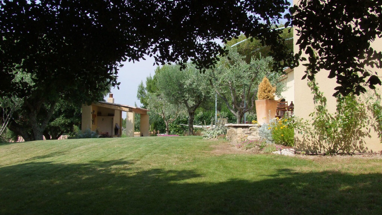 Photo of Outdoor in Cabrieres-dʼAigues