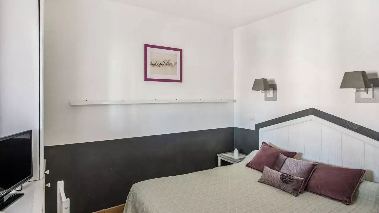 Photo of Bedroom in Pont Royal