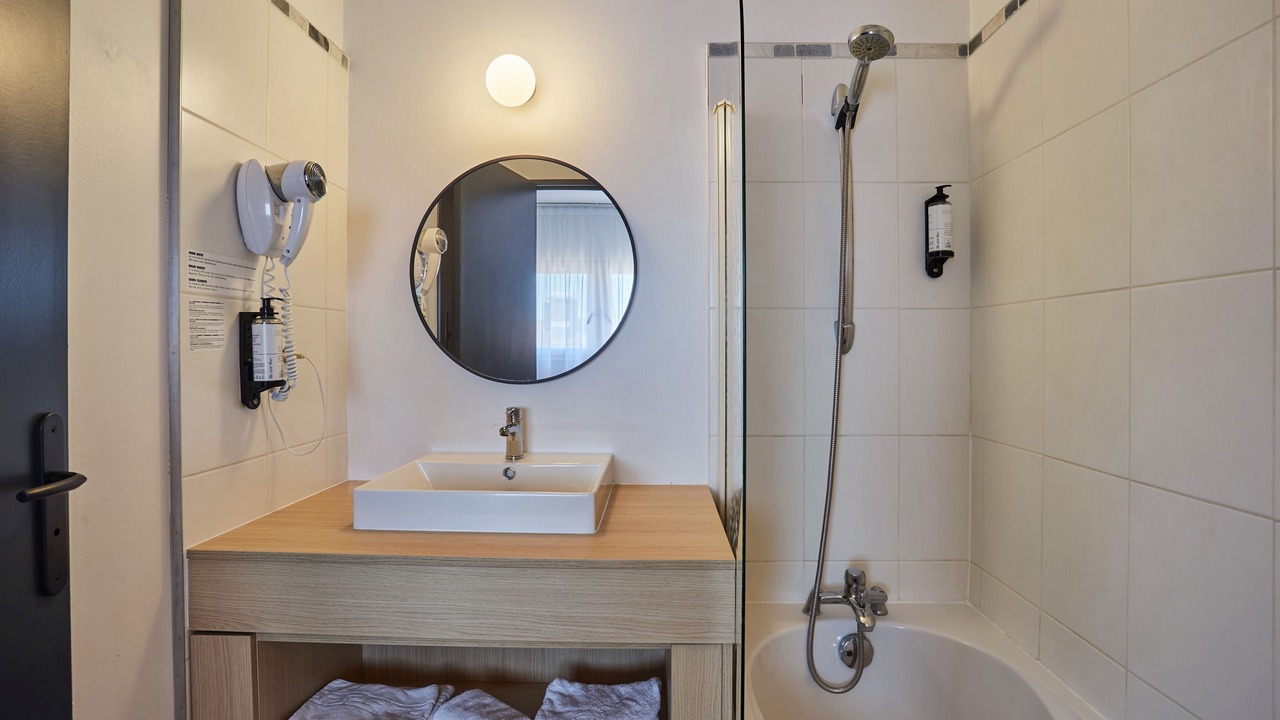 Photo of Bathroom in Couronne Urbaine