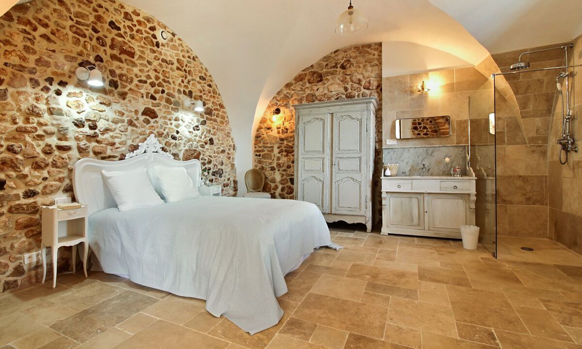 Photo of Bedroom in Roussillon