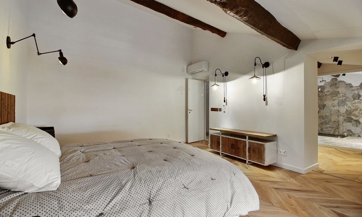 Photo of Bedroom in Roussillon