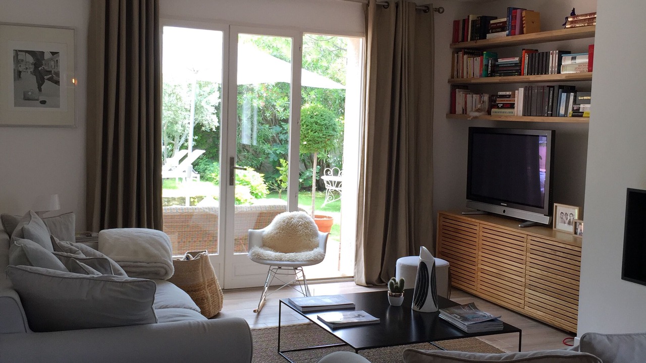 Photo of Livingroom in Orange
