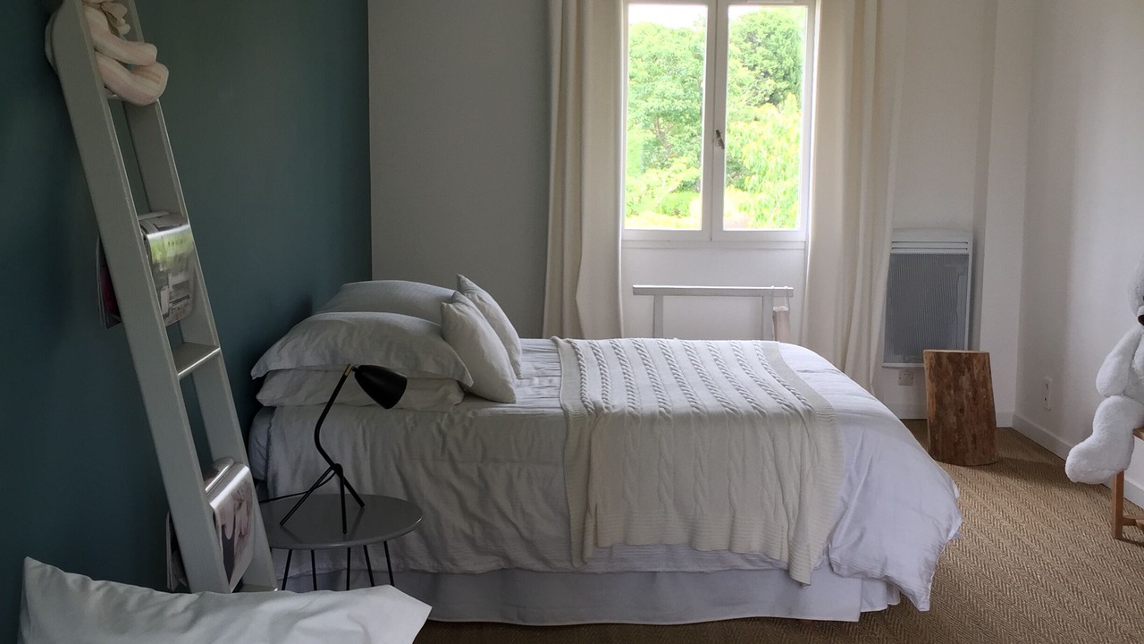 Photo of Bedroom in Orange