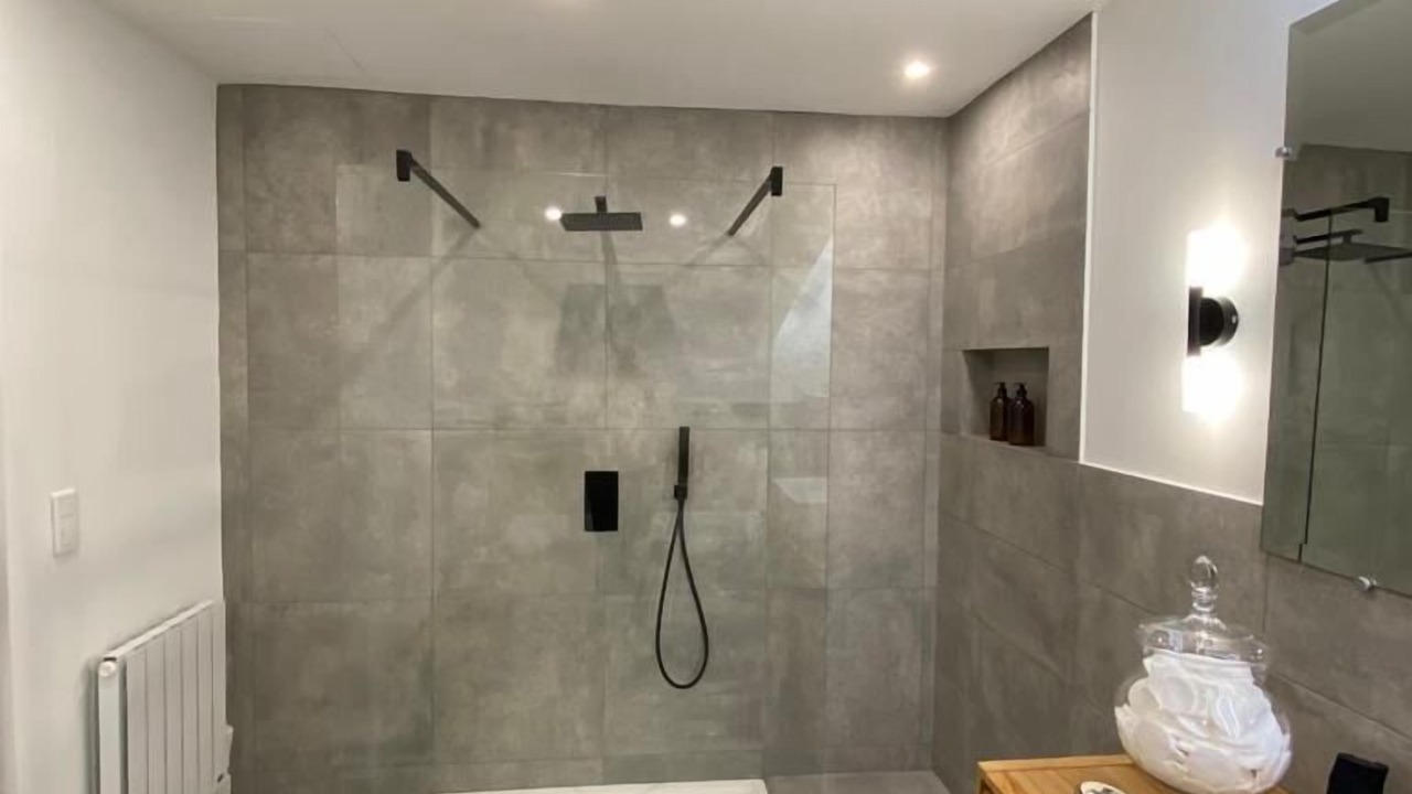 Photo of Bathroom in Orange