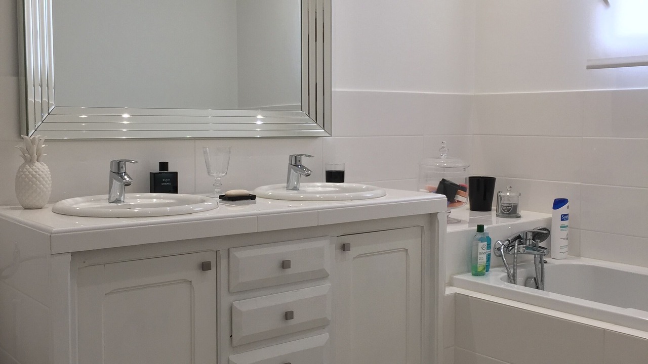 Photo of Bathroom in Orange