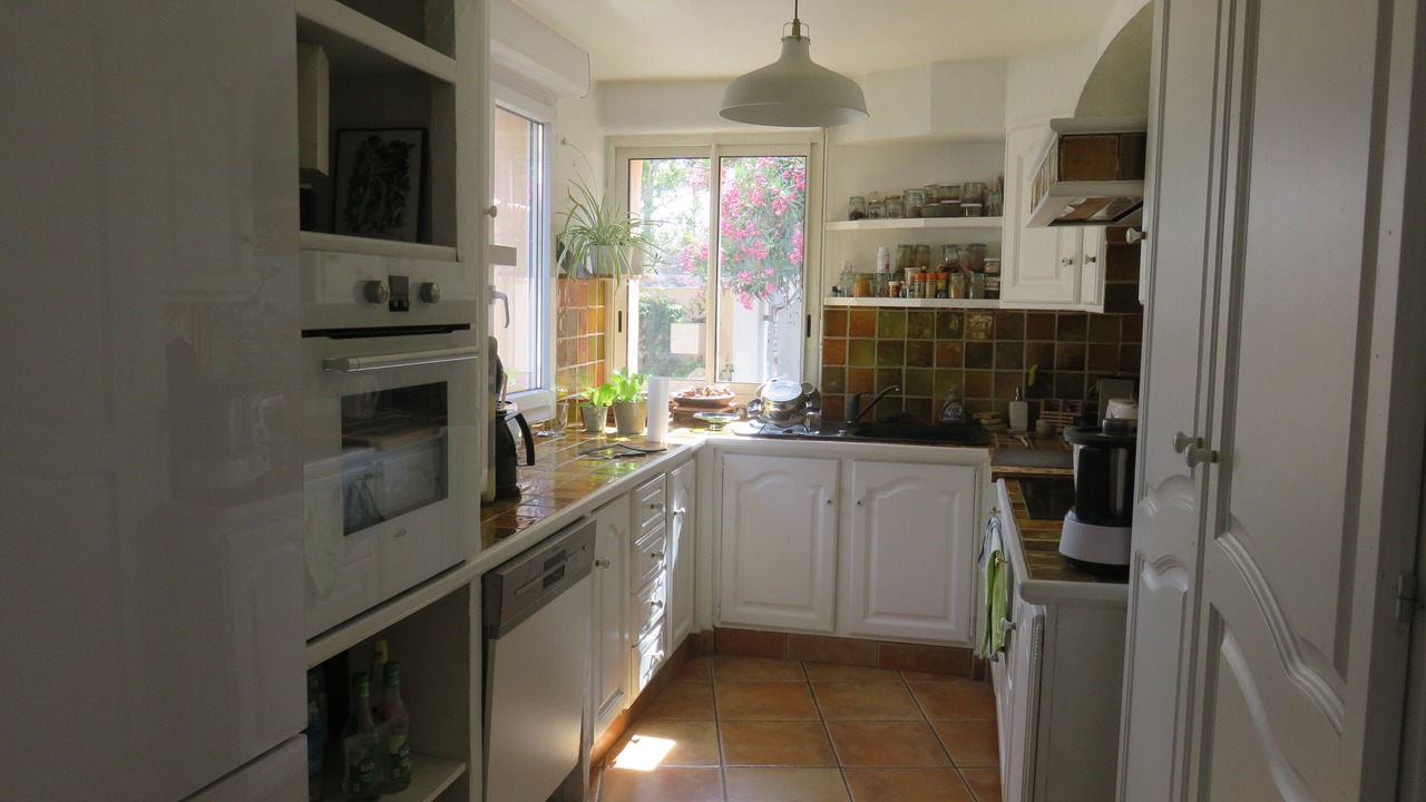 Photo of Kitchen in Ensues-la-Redonne
