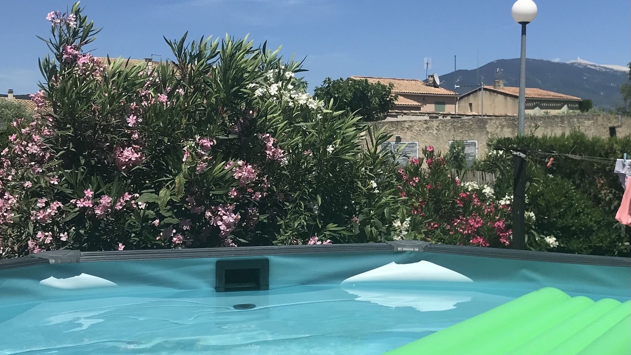 Photo of Outdoor in Caromb