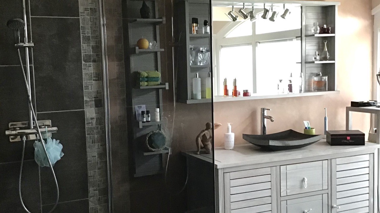 Photo of Bathroom in Velleron