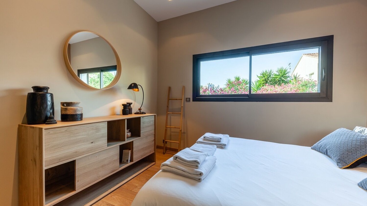 Photo of Bedroom in Les Baumettes