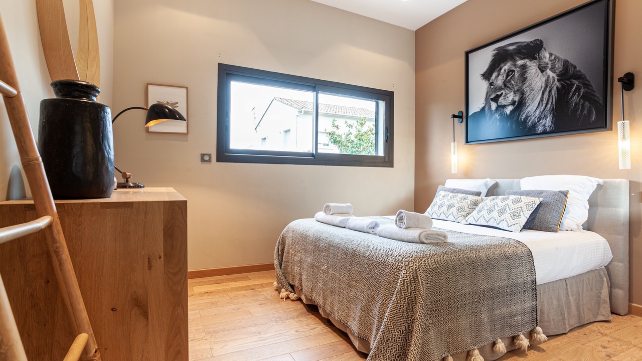 Photo of Bedroom in Les Baumettes