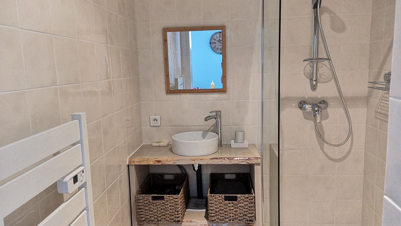 Photo of Bathroom in Chateaurenard