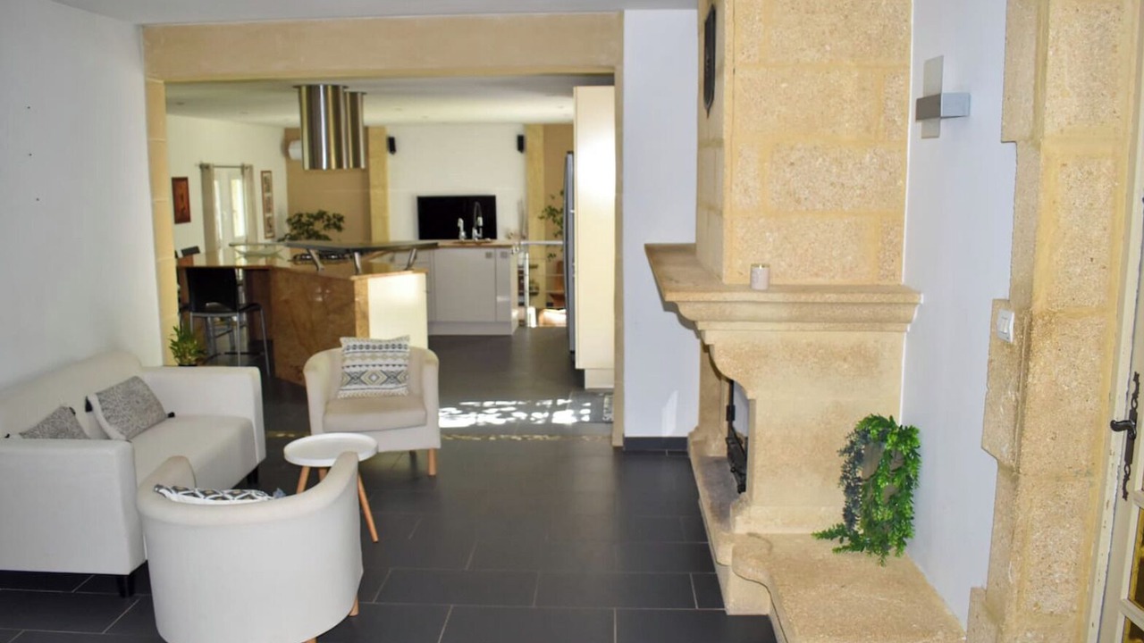 Photo of Livingroom in Sernhac