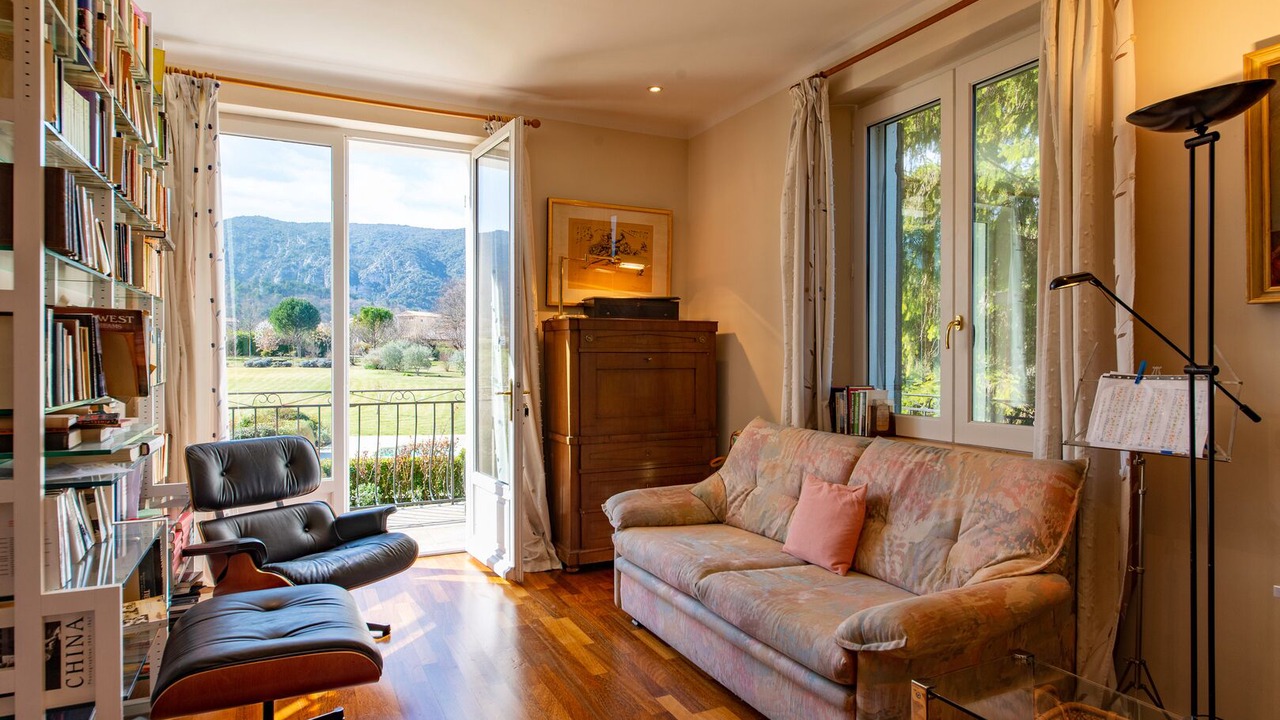 Photo of Livingroom in Oppede