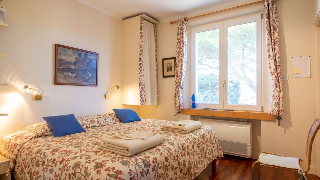 Photo of Bedroom in Oppede