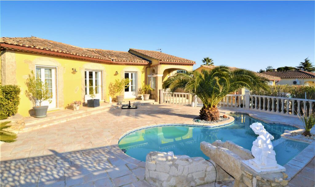 Photo of Outdoor in Jonquieres-Saint-Vincent