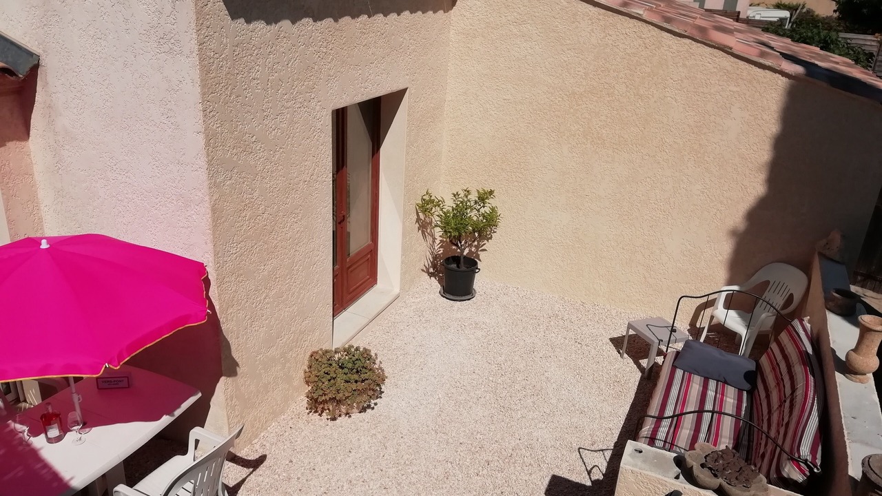 Photo of Patio Balcony in Vers-Pont-du-Gard