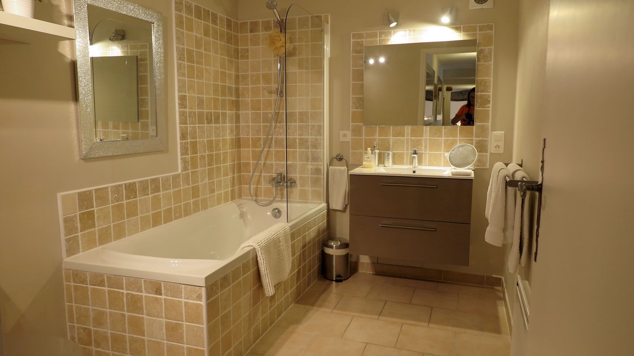 Photo of Bathroom in Sablet