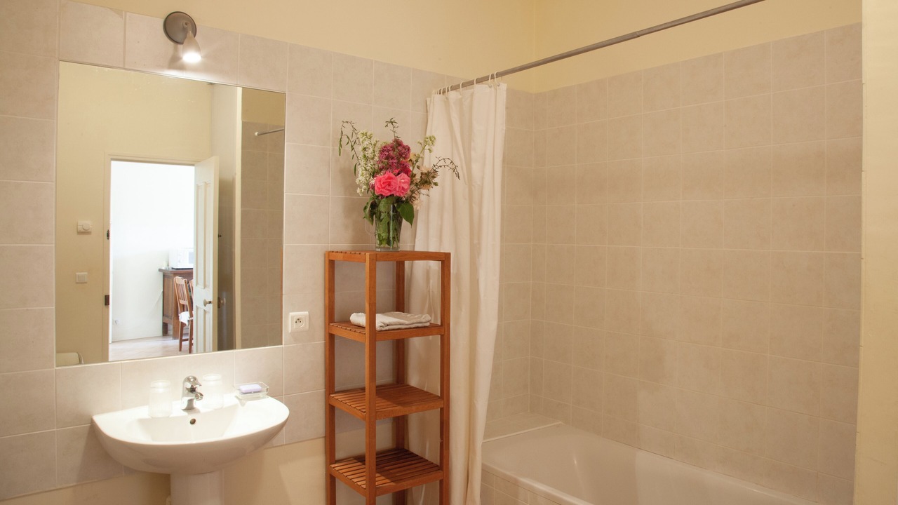 Photo of Bathroom in Rustrel