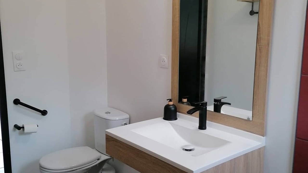 Photo of Bathroom in Plaisians