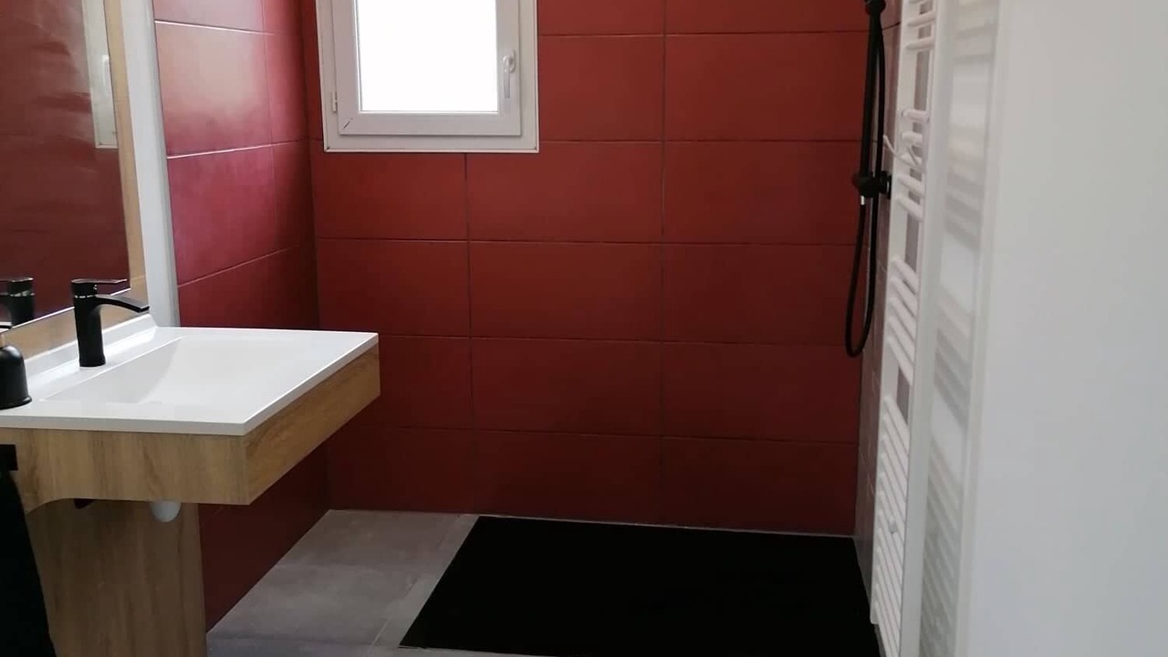Photo of Bathroom in Plaisians