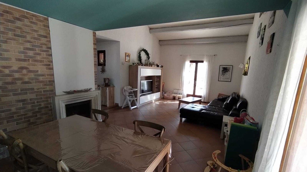 Photo of Livingroom in Cornillon-Confoux
