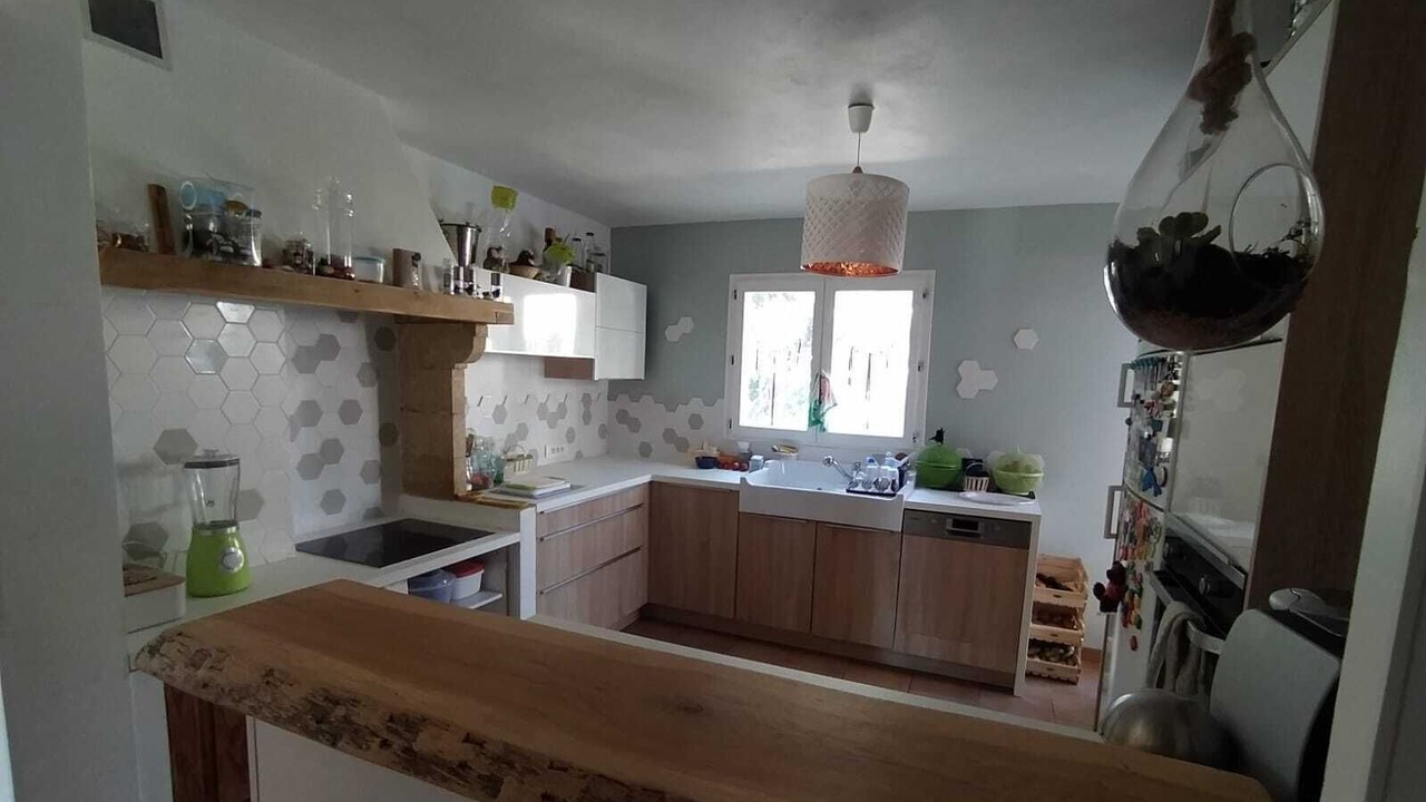 Photo of Kitchen in Cornillon-Confoux