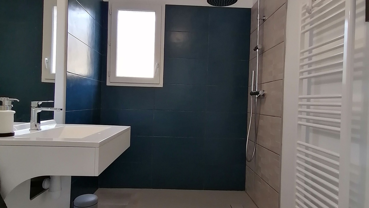 Photo of Bathroom in Plaisians
