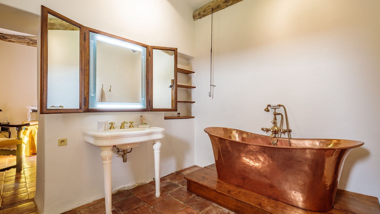 Photo of Bathroom in Ansouis