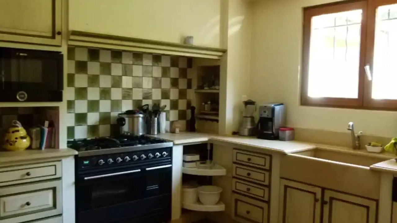Photo of Kitchen in La Roquebrussanne