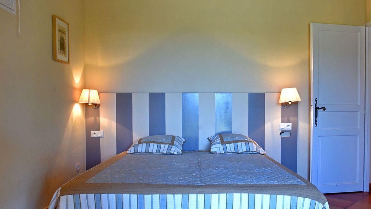 Photo of Bedroom in Caderousse