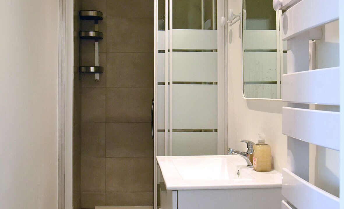 Photo of Bathroom in Caderousse