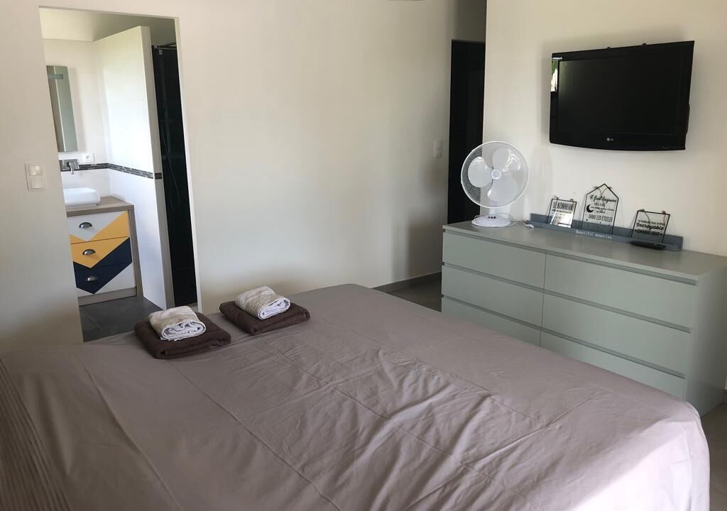 Photo of Bedroom in La Tour-d'Aigues