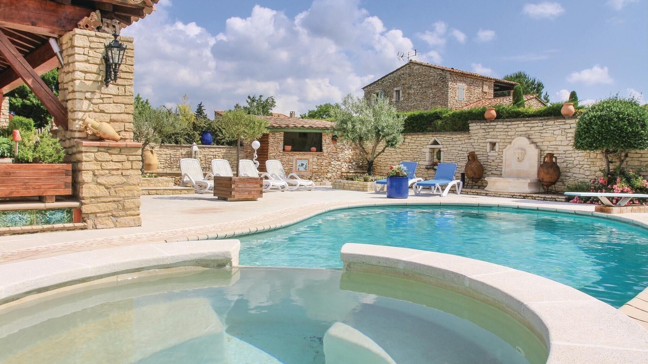 Photo of Others in Gordes