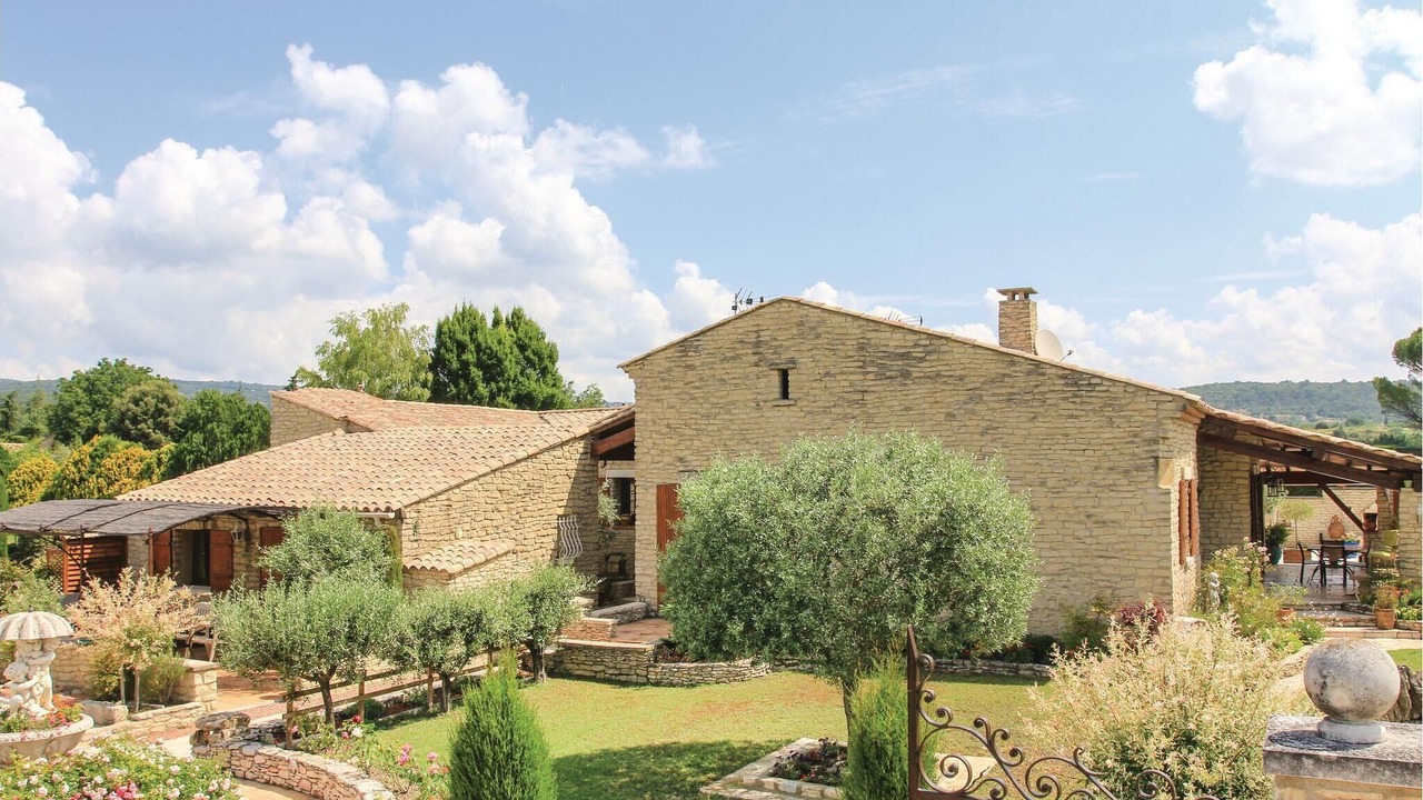 Photo of Others in Gordes