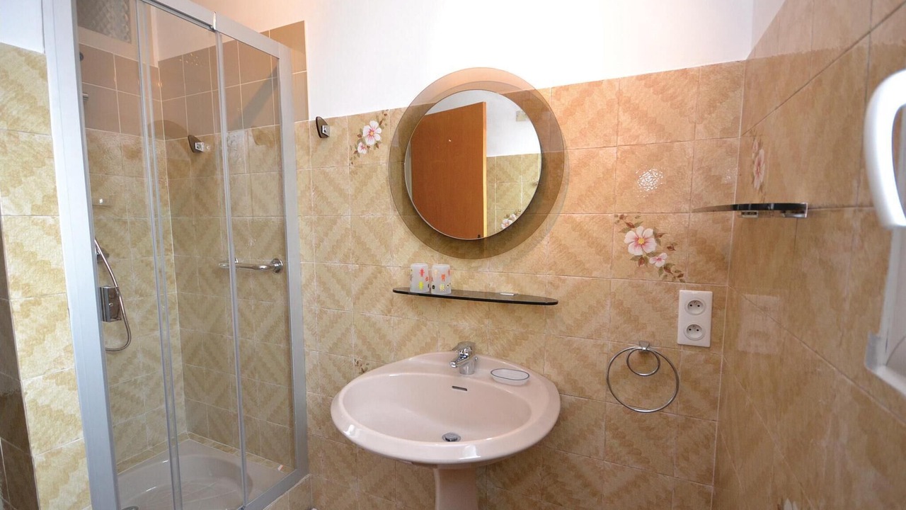 Photo of Bathroom in Caromb