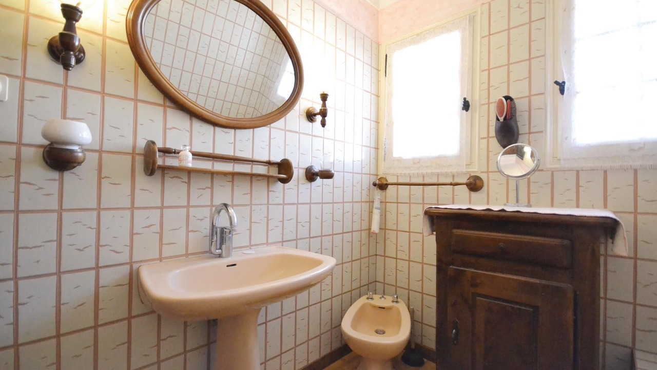Photo of Bathroom in Lagnes