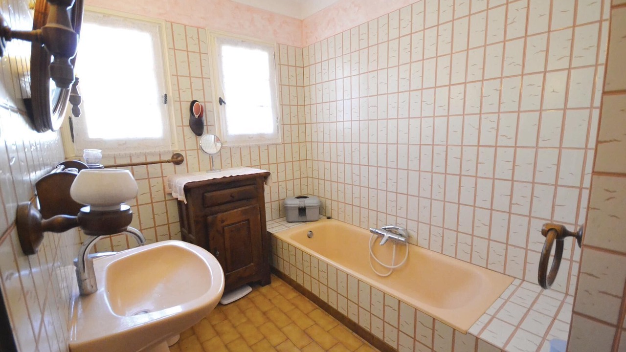 Photo of Bathroom in Lagnes