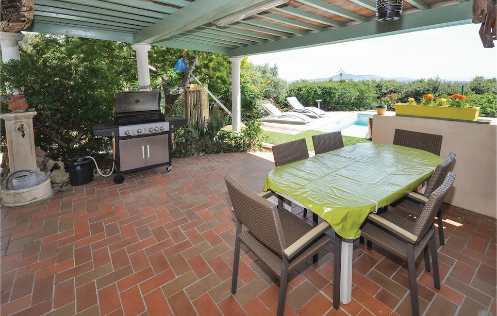 Photo of Patio Balcony in La Valette-du-Var